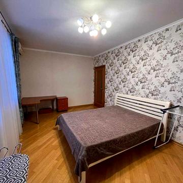 Оренда! Торг! 2Кім. вул. Ахматової, 13Г (Позняки/Осокорки). Генератор!