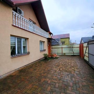 Маршалківка вул., 10