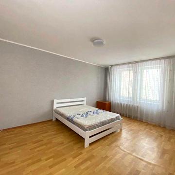 Позняки Олени Пчілки 3 а Здам простору 1к квартиру