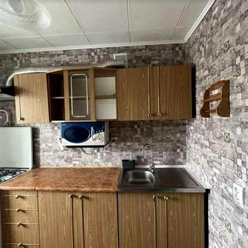 Здається чиста та охайна 1но  кімнатна квартира, меблі техніка все є.