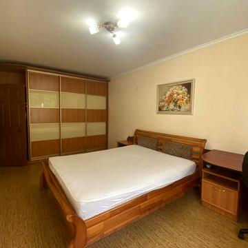 Оренда 3к.кв на вул. Роменській