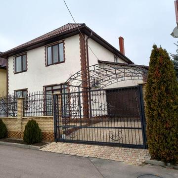 Продам двоповерховий будинок