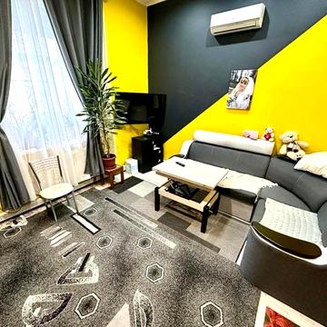 Продається 2-кімн. квартира в центрі м. Стрий.