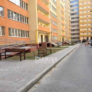 Продам 2-кімнатну квартиру на Академіка Сахарова