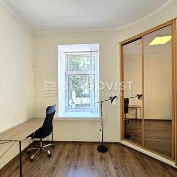 Продам 2-кімнатну квартиру на Малій Житомирській 16/3!