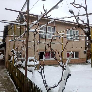 2 поверховий цегляний будинок 5 кімнат 150 кв.м. жилий стан 4 сотки