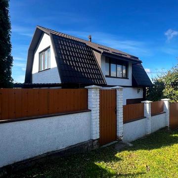 Продаю гарний будинок із красивою територією, сауною на Лезнево.