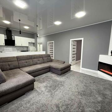 Центральний просп. (Лермонтова), 40