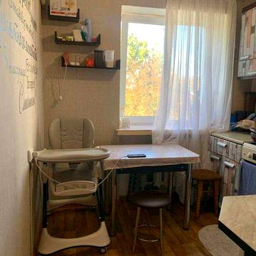 В продаже двухкомнатная квартира на Рабина .