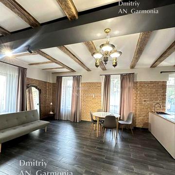 2-К Стадион , Студия