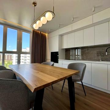 Незалежності вул., 25