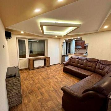 Здається 3-кімнатна квартира в центрі міста