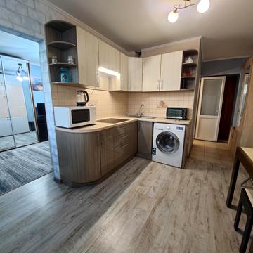 Набережна Перемоги вул., 50