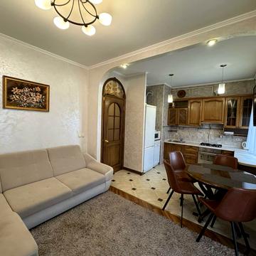 Кловський узвіз, 14/24