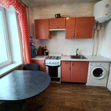 1 к.,40.6 м2,вул.Лебединська,1.Стадіон "Металіст"