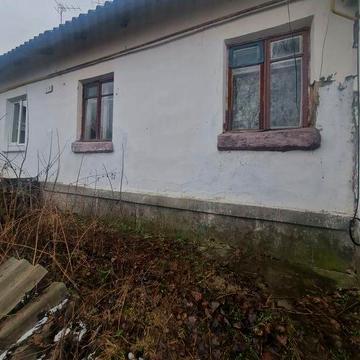 Продаж  частини будинку виведена як квартира