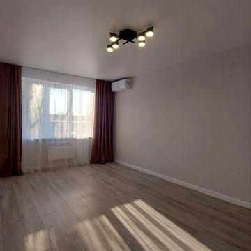 Продається 3кімн. квартира Новомиколаївка