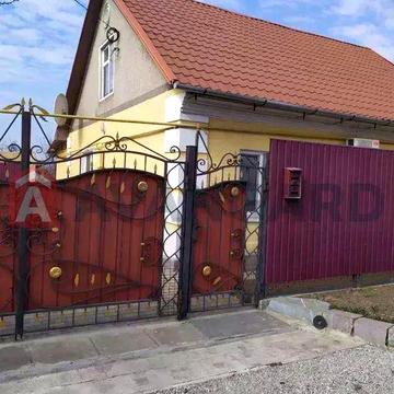 Продам гарний будинок, пос.Второмайський.