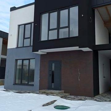 Продається ЗДАНИЙ з ремонтом БУДИНОК  4км. від МАЙДАНУ з газом