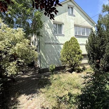 Продаж розкішного  2-поверхового будинку