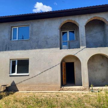 Затишний будинок для спокійного життя . В селі Броска!