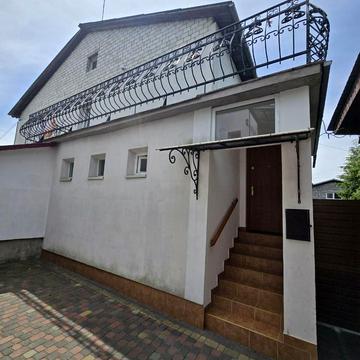 Павла Чубинського вул., 1