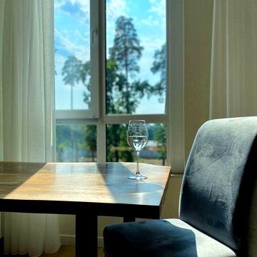 Продаж Квартири в курортній зоні Пуща-Водиця з ремонтом та без ЖК Апарт комплекс Пуща-Водиця