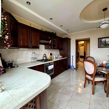 Продаж простороі квартири вул. Плугова ЖК Екодім