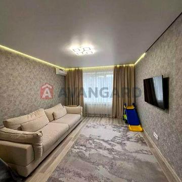 Сучасна 3-кімнатна з ремонтом та технікою — заїжджай і живи!