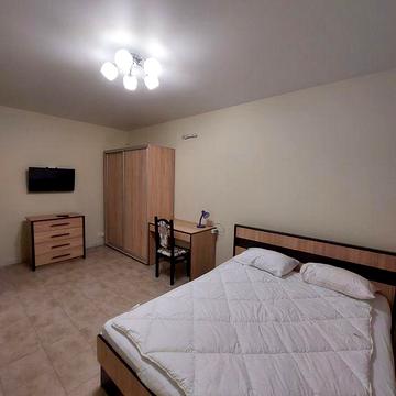 Здам нову 1 кімнатну квартиру з власним паркомісцем.