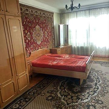 Продаж 3 кімнатної квартири в центрі міста.