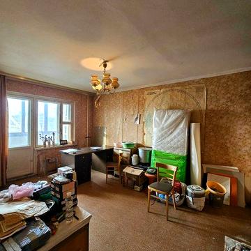 Продається  простора 1-на квартира Деснянський р-н бу-р Висоцького 9