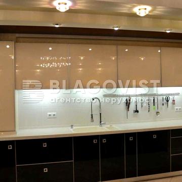 Центр  Києва,  Кудрявська, 31