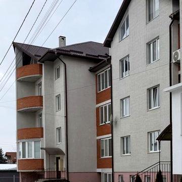 Продаж простороі 5-ти кімн.квартири в Пустомитах( вул.Молодіжна)