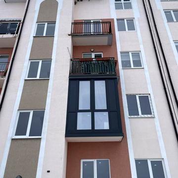 Продаж просторої дворівневої квартири поряд зі Львовом