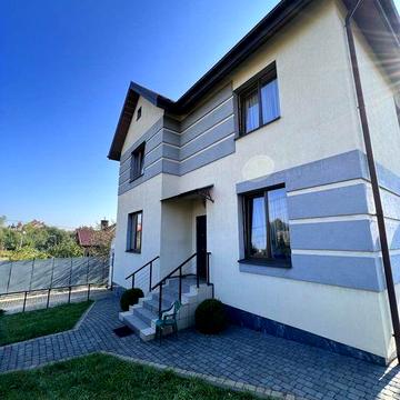 Продаж будинку в Сокільниках з ремонтом, каміном і терасами