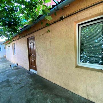 Оренда 2к квартири-півособняк біля автостанції