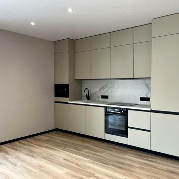 Будинок з ремонтом та меблями