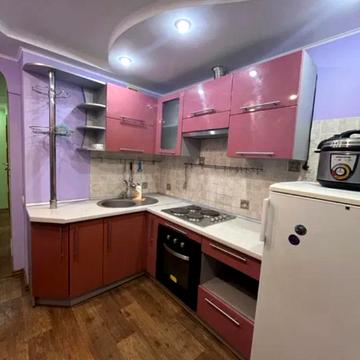 Вільний пров., 5