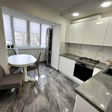 Здається 2-х кімнатна квартира з ремонтом район Гардеробу, Героїв Майд