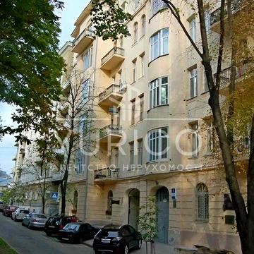 Продаж квартири 261.8 м.кв. Костьольна. Історичний центр міста.