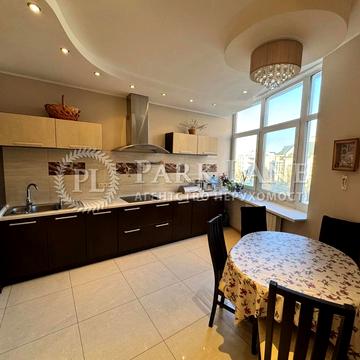 Володимира Івасюка просп. (Героїв Сталінграду), 8-А