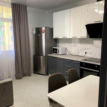 Оренда однокімнатної квартири  є генератор