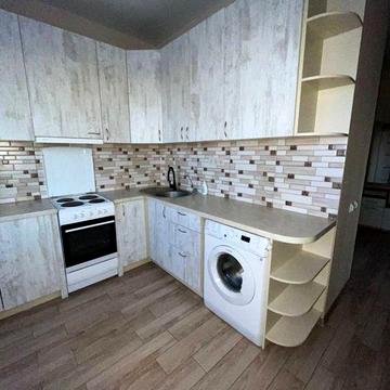 Продаж 2 кімнатної квартири з хорошим ремонтом у Гореничі