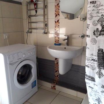 Сдаю командировочным 3х комнатную квартиру в частном секторе .