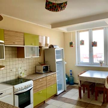 Срібнокільська вул., 1