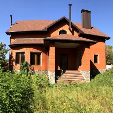 Поділ, сучасний будинок в мальовничому місці біля річки