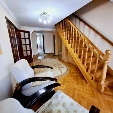 Оренда 5 кімнатної квартири, вул. Щурата 18. Автономне опалення: двохф