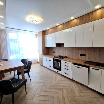 Оренда 2 кімнатної квартири у новобудові вул. Тролейбусна