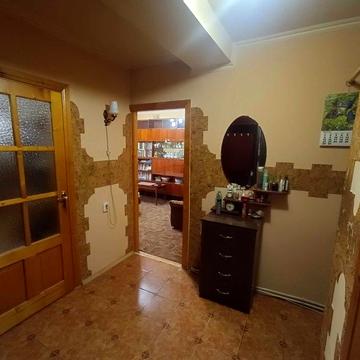 БІЛЯ БАСЕЙНУ 2 кімнатна квартира на 1 поверсі!